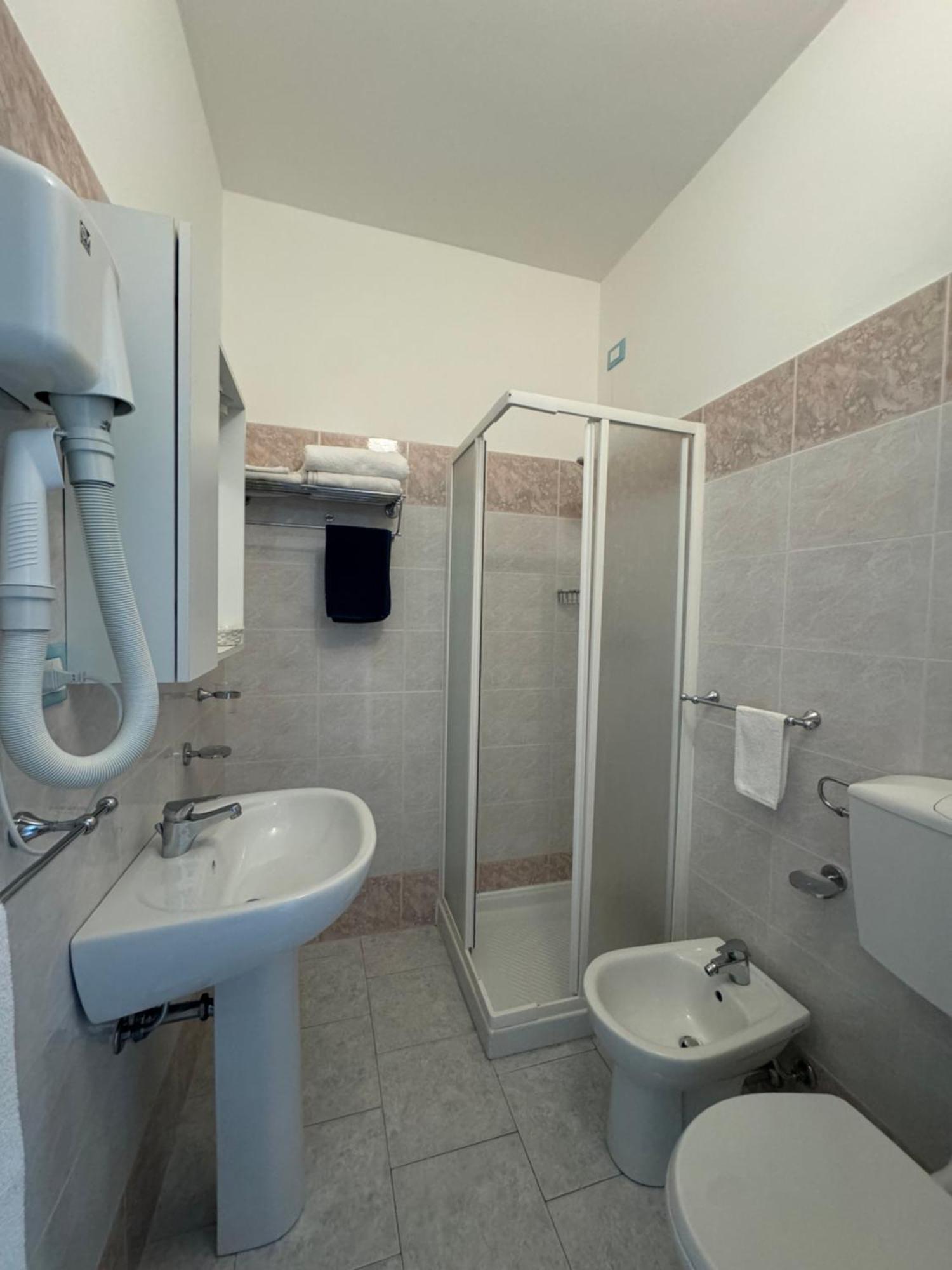 Hotel Bagno Stella Del Mare Marina Di Carrara Exterior foto